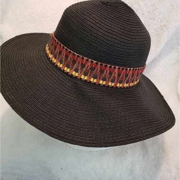 Giovannio Hat  - Picture 3 of 7